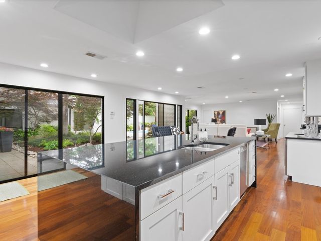 5512 Bent Tree Drive, Dallas, TX 75248