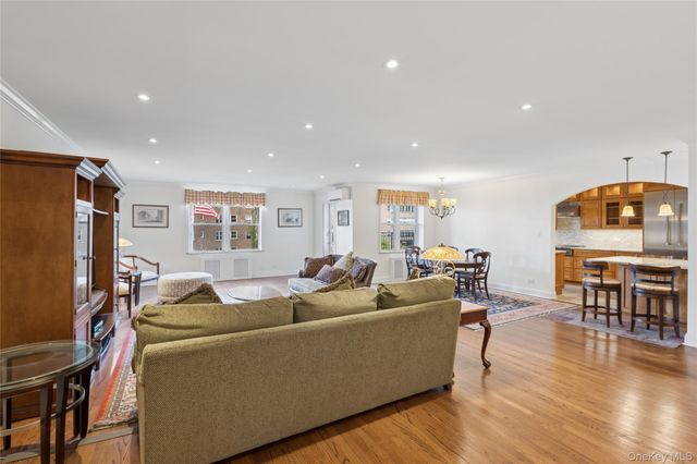 162-21 Powells Cove Boulevard 2R, Beechhurst, NY 11357
