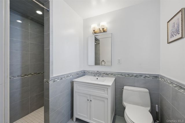 162-21 Powells Cove Boulevard 2R, Beechhurst, NY 11357