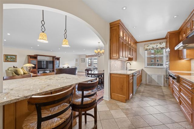 162-21 Powells Cove Boulevard 2R, Beechhurst, NY 11357