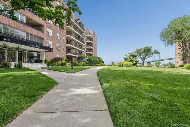 162-21 Powells Cove Boulevard 2R, Beechhurst, NY 11357