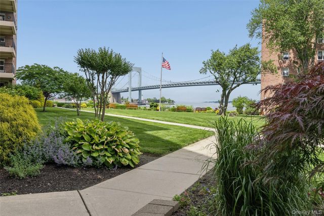 162-21 Powells Cove Boulevard 2R, Beechhurst, NY 11357