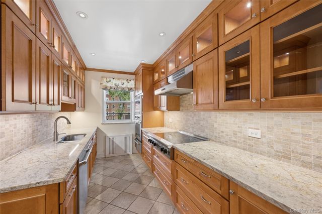 162-21 Powells Cove Boulevard 2R, Beechhurst, NY 11357