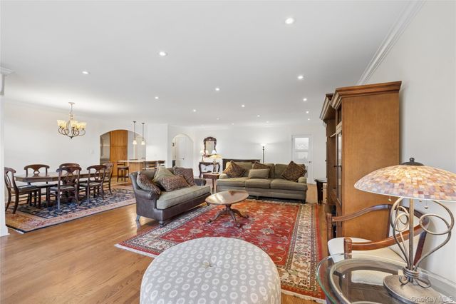 162-21 Powells Cove Boulevard 2R, Beechhurst, NY 11357