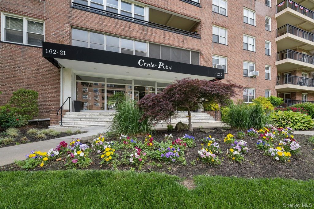 162-21 Powells Cove Boulevard 2R, Beechhurst, NY 11357
