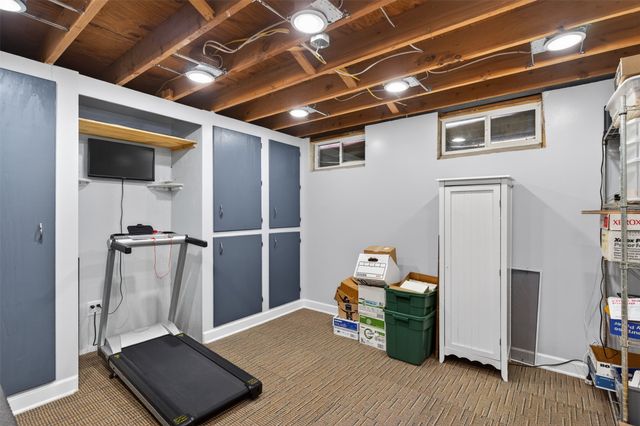 4010 E 24th Court, Des Moines, IA 50317