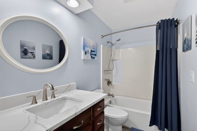 4010 E 24th Court, Des Moines, IA 50317