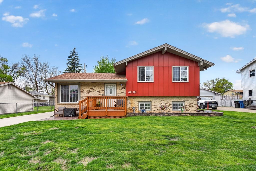 4010 E 24th Court, Des Moines, IA 50317