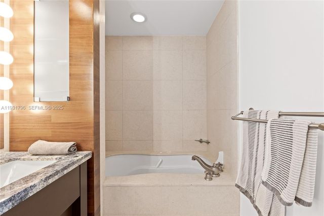 6799 Collins Ave 1005, Miami Beach, FL 33141