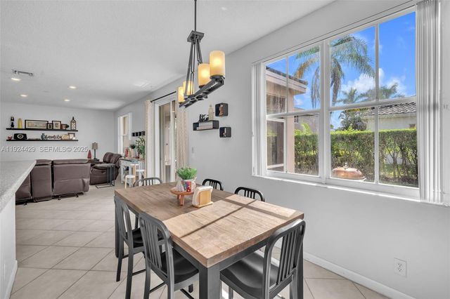 1058 Tupelo Way, Weston, FL 33327