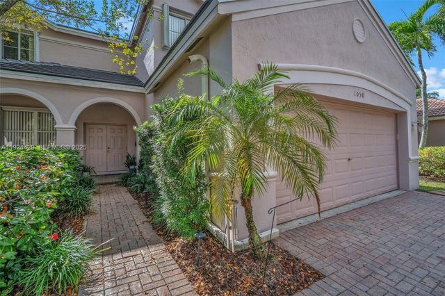 1058 Tupelo Way, Weston, FL 33327