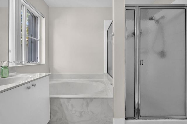 1058 Tupelo Way, Weston, FL 33327