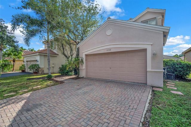1058 Tupelo Way, Weston, FL 33327