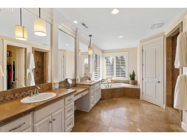 10406 Nw 32ND Dr, Vancouver, WA 98685