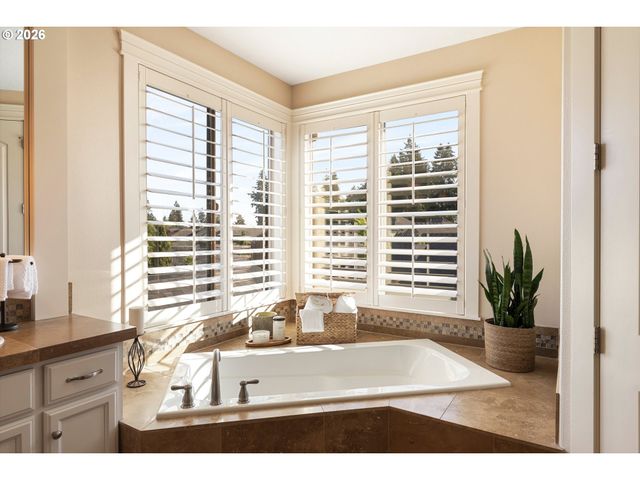 10406 Nw 32ND Dr, Vancouver, WA 98685