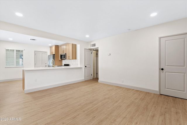 610 E SAN JUAN Avenue, Phoenix, AZ 85012