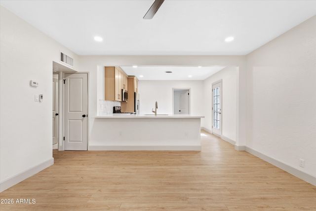 610 E SAN JUAN Avenue, Phoenix, AZ 85012