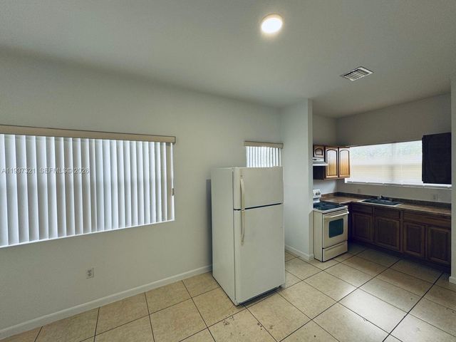 1330 NW 5th St 1, Miami, FL 33125