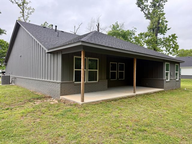 1623 Rockwood Drive, Grove, OK 74344