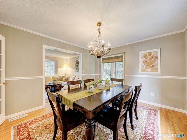 152 Chase Hollow Lane, Glastonbury, CT 06033