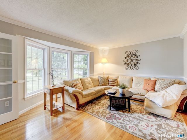 152 Chase Hollow Lane, Glastonbury, CT 06033