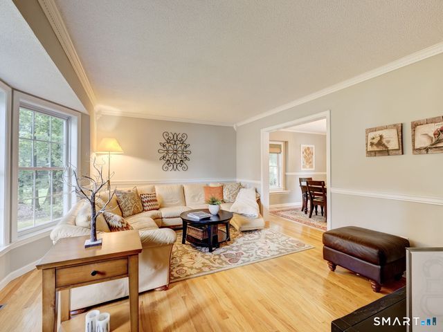 152 Chase Hollow Lane, Glastonbury, CT 06033