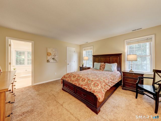152 Chase Hollow Lane, Glastonbury, CT 06033
