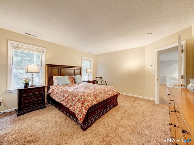 152 Chase Hollow Lane, Glastonbury, CT 06033