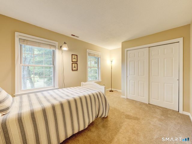152 Chase Hollow Lane, Glastonbury, CT 06033