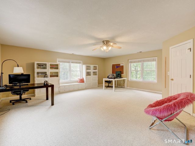 152 Chase Hollow Lane, Glastonbury, CT 06033