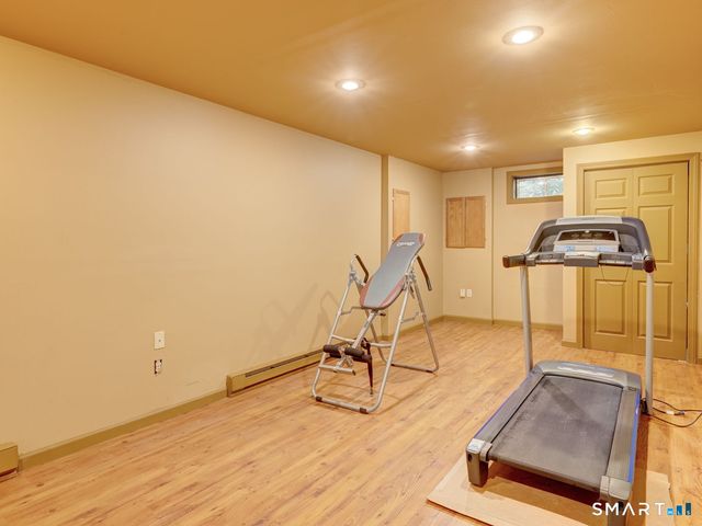 152 Chase Hollow Lane, Glastonbury, CT 06033
