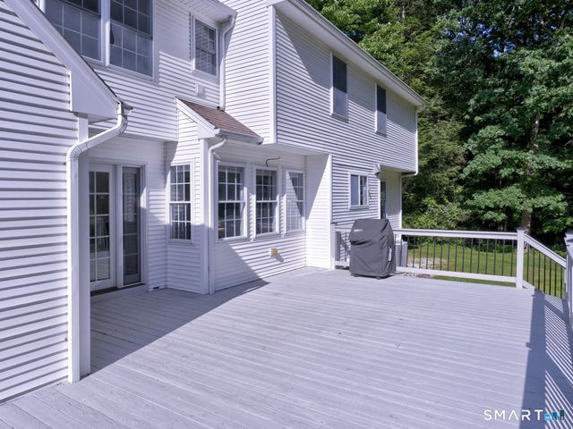 152 Chase Hollow Lane, Glastonbury, CT 06033