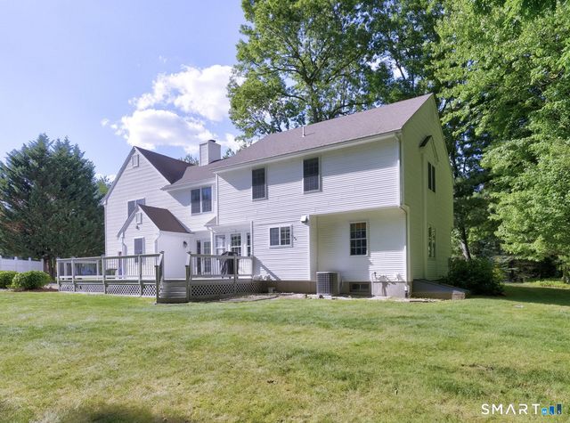 152 Chase Hollow Lane, Glastonbury, CT 06033