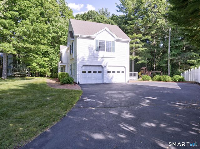 152 Chase Hollow Lane, Glastonbury, CT 06033