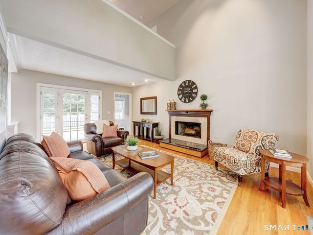 152 Chase Hollow Lane, Glastonbury, CT 06033