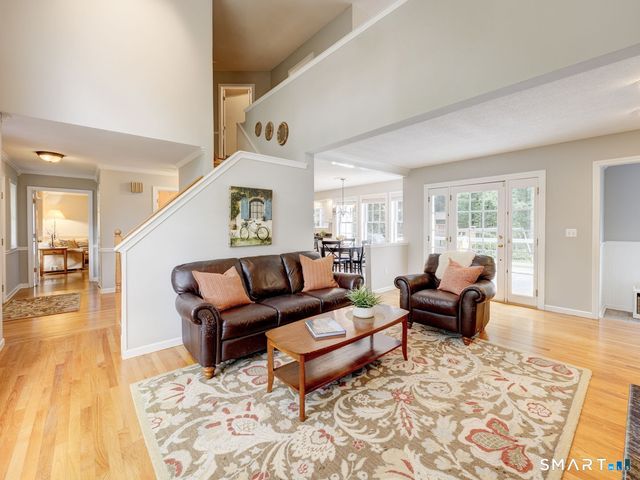 152 Chase Hollow Lane, Glastonbury, CT 06033