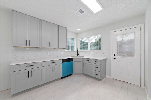 2718 Ashford Oak Drive, Houston, TX 77082