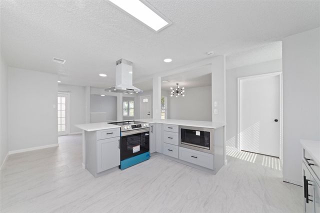 2718 Ashford Oak Drive, Houston, TX 77082