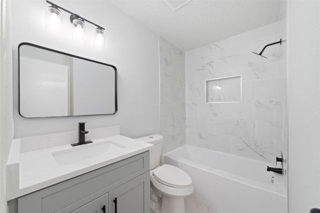 2718 Ashford Oak Drive, Houston, TX 77082