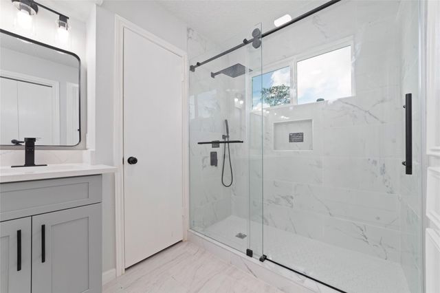 2718 Ashford Oak Drive, Houston, TX 77082