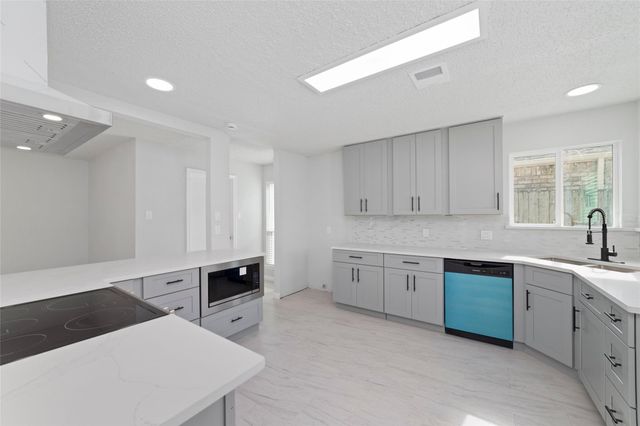 2718 Ashford Oak Drive, Houston, TX 77082