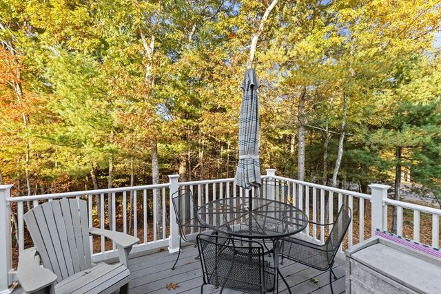 2 Country Club Ln 2, Lakeville, MA 02347