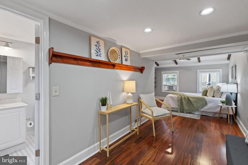Image 19 of property listing at 2930 ELLIOTT ST, Baltimore, MD 21224