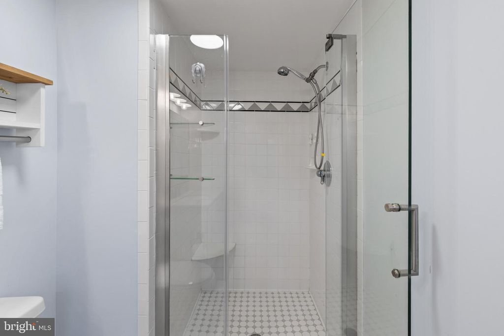 Image 21 of property listing at 2930 ELLIOTT ST, Baltimore, MD 21224
