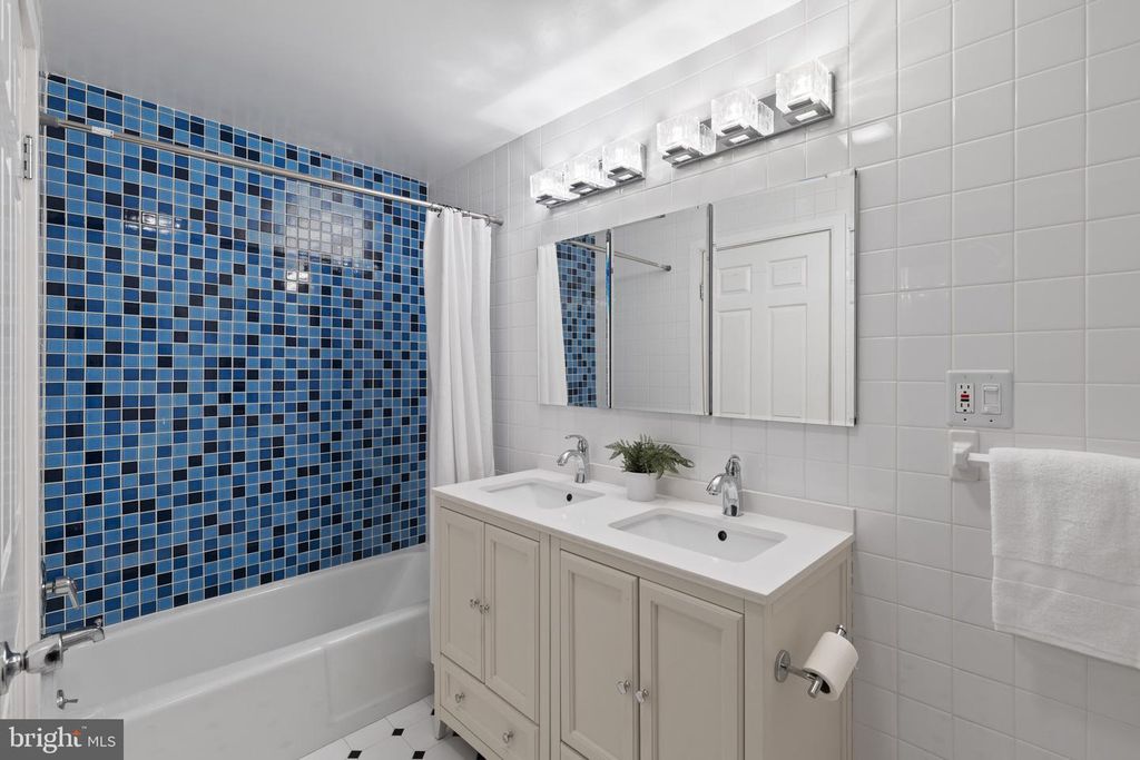 Image 30 of property listing at 2930 ELLIOTT ST, Baltimore, MD 21224