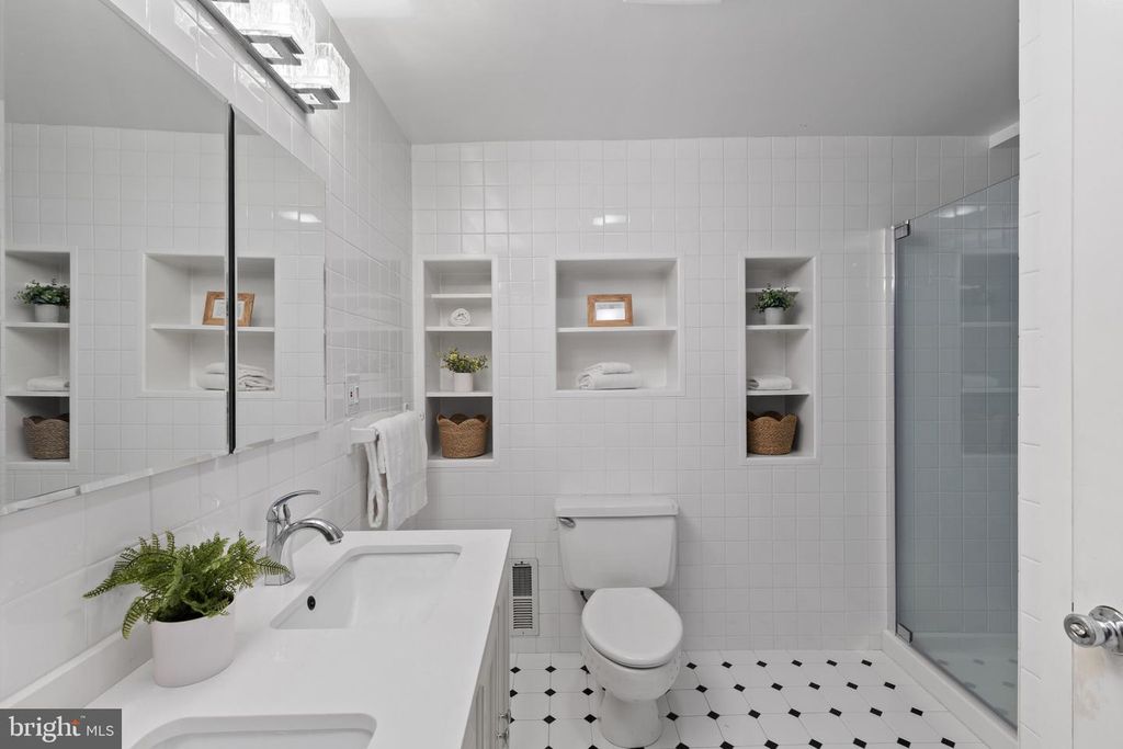 Image 31 of property listing at 2930 ELLIOTT ST, Baltimore, MD 21224