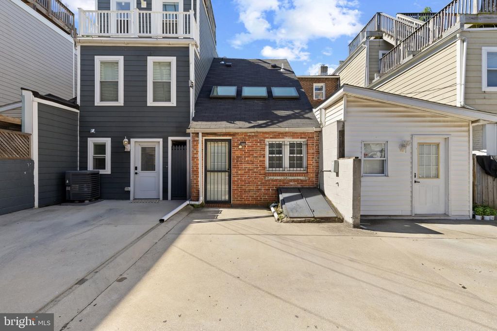 Image 34 of property listing at 2930 ELLIOTT ST, Baltimore, MD 21224