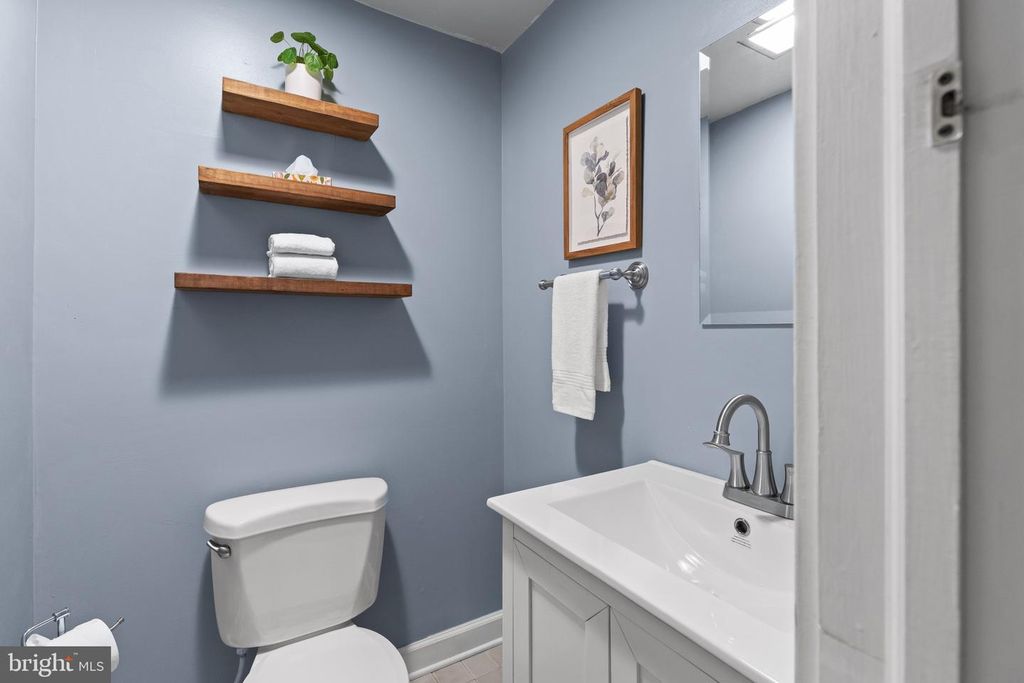 Image 5 of property listing at 2930 ELLIOTT ST, Baltimore, MD 21224