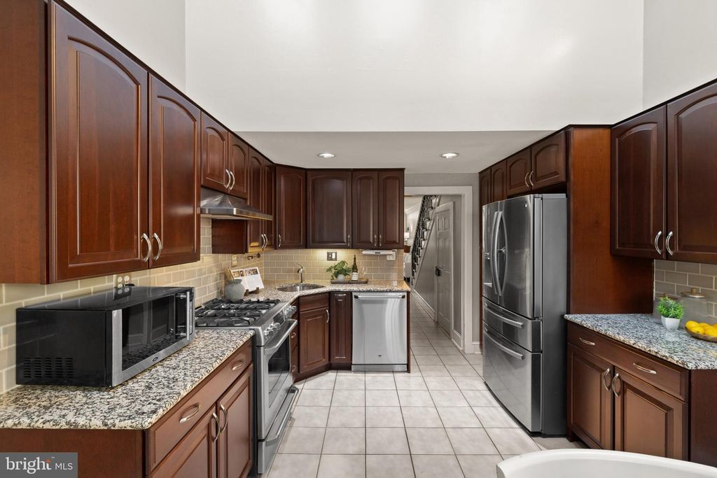 Image 9 of property listing at 2930 ELLIOTT ST, Baltimore, MD 21224