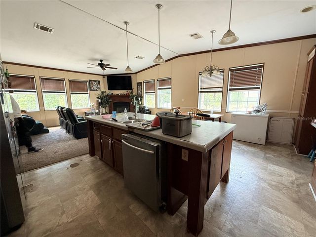 21520 SE 147TH LANE, Umatilla, FL 32784